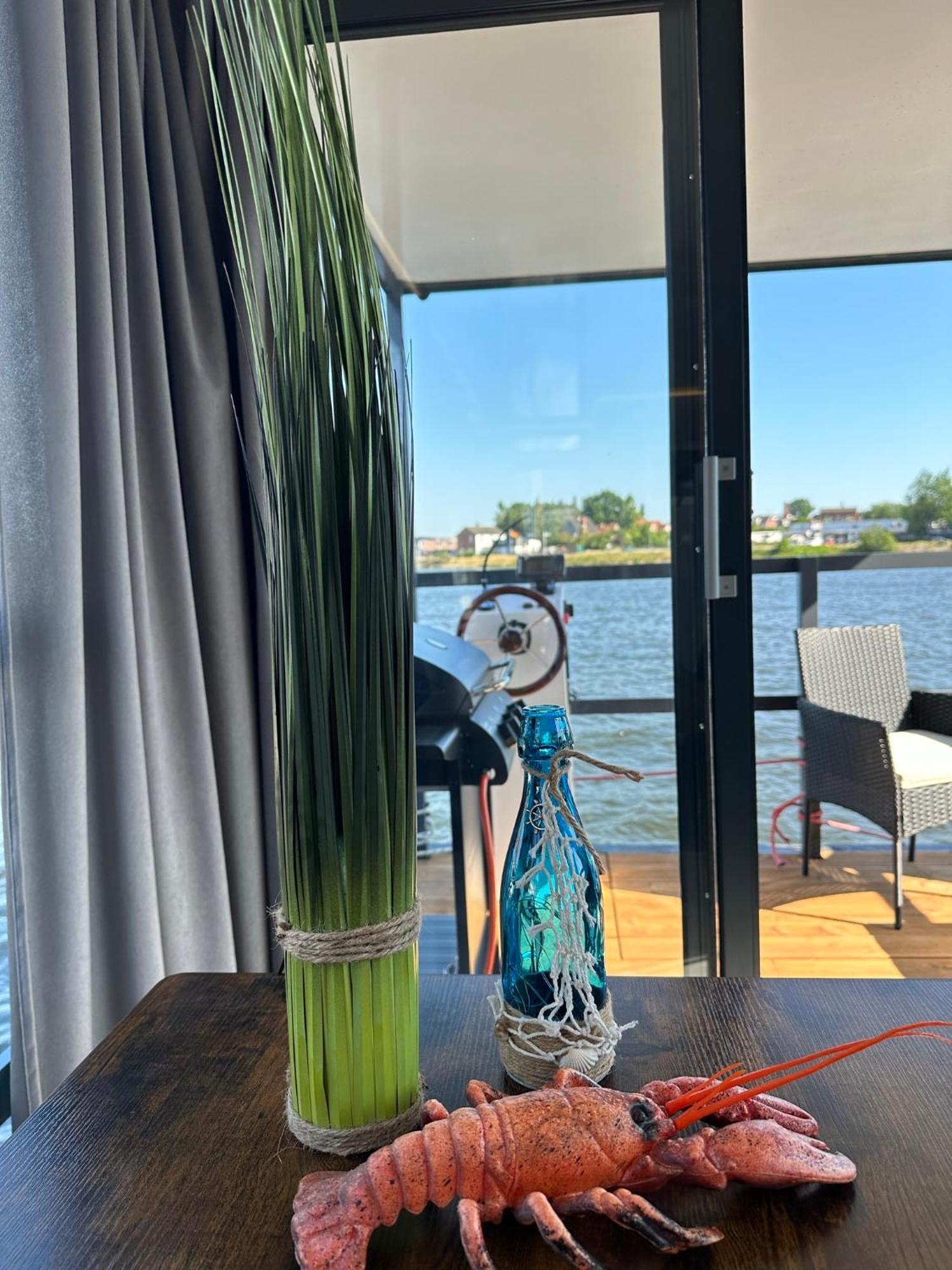 Premium Hausboot Trave Traum Lübeck Exterior foto