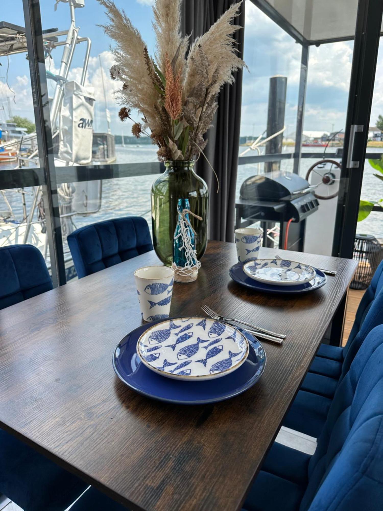 Premium Hausboot Trave Traum Lübeck Exterior foto