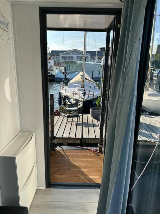 Premium Hausboot Trave Traum Lübeck Exterior foto